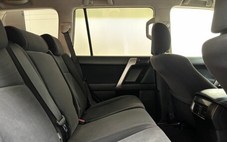 Toyota Land Cruiser Prado 150 рестайлинг 2, 2016 год, 3 199 000 рублей, 13 фотография