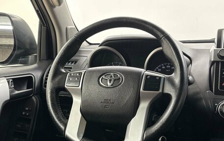 Toyota Land Cruiser Prado 150 рестайлинг 2, 2016 год, 3 199 000 рублей, 18 фотография