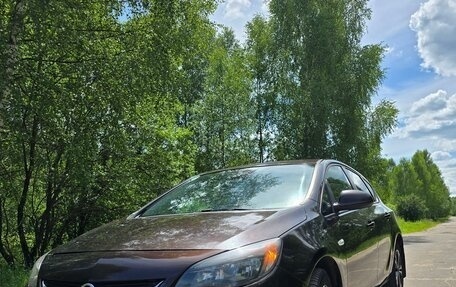 Opel Astra J, 2013 год, 750 000 рублей, 2 фотография