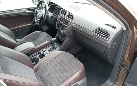 Volkswagen Tiguan II, 2018 год, 2 000 000 рублей, 9 фотография