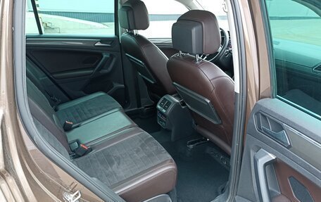 Volkswagen Tiguan II, 2018 год, 2 000 000 рублей, 10 фотография