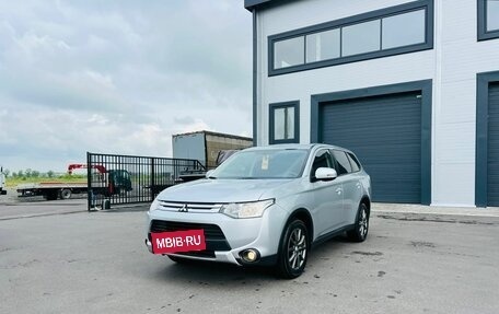 Mitsubishi Outlander III рестайлинг 3, 2014 год, 1 649 000 рублей, 2 фотография