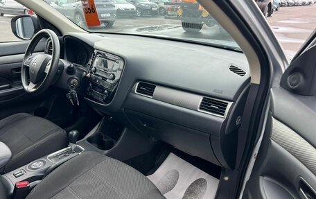 Mitsubishi Outlander III рестайлинг 3, 2014 год, 1 649 000 рублей, 12 фотография