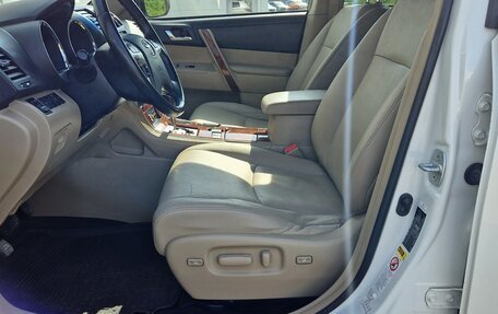 Toyota Highlander III, 2011 год, 1 870 000 рублей, 11 фотография