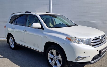 Toyota Highlander III, 2011 год, 1 870 000 рублей, 2 фотография