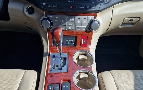 Toyota Highlander III, 2011 год, 1 870 000 рублей, 15 фотография
