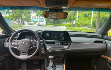 Lexus ES VII, 2021 год, 2 700 000 рублей, 8 фотография