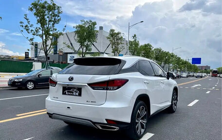 Lexus RX IV рестайлинг, 2021 год, 4 350 000 рублей, 6 фотография