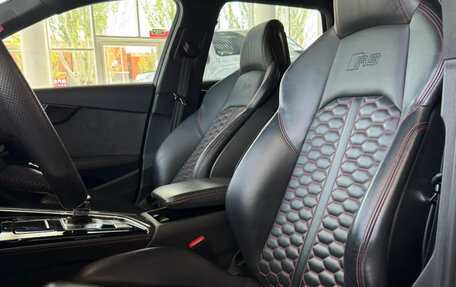 Audi RS 4, 2021 год, 6 850 000 рублей, 9 фотография