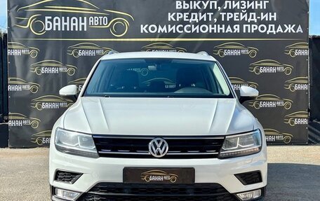 Volkswagen Tiguan II, 2017 год, 1 999 000 рублей, 2 фотография