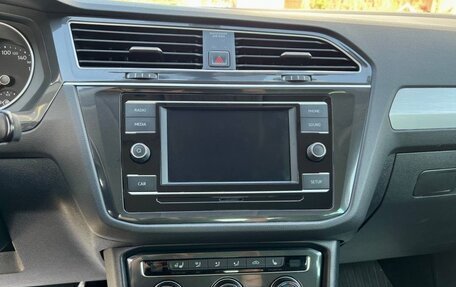 Volkswagen Tiguan II, 2017 год, 1 999 000 рублей, 19 фотография