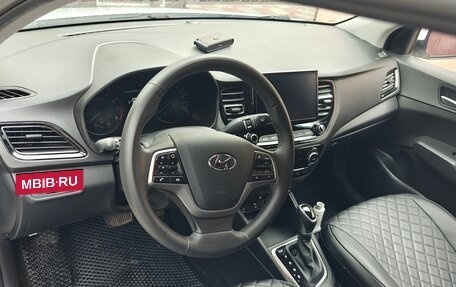 Hyundai Solaris II рестайлинг, 2021 год, 1 780 000 рублей, 7 фотография