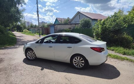 Opel Astra J, 2013 год, 1 050 000 рублей, 2 фотография
