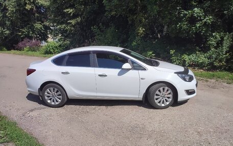 Opel Astra J, 2013 год, 1 050 000 рублей, 4 фотография