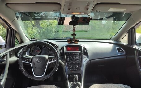 Opel Astra J, 2013 год, 1 050 000 рублей, 10 фотография