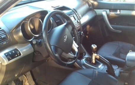 KIA Sorento II рестайлинг, 2010 год, 680 000 рублей, 3 фотография