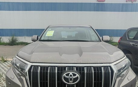 Toyota Land Cruiser Prado 150 рестайлинг 2, 2022 год, 6 149 000 рублей, 1 фотография