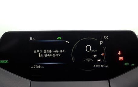 Toyota Prius IV XW50, 2024 год, 4 060 000 рублей, 12 фотография