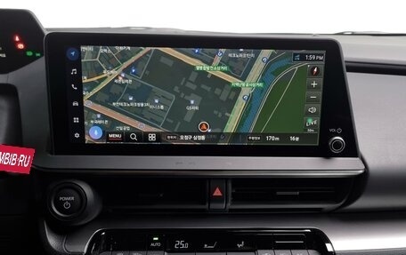 Toyota Prius IV XW50, 2024 год, 4 060 000 рублей, 14 фотография