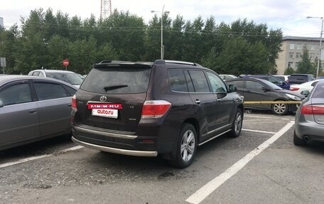 Toyota Highlander III, 2010 год, 2 100 000 рублей, 4 фотография