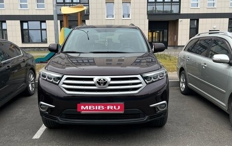 Toyota Highlander III, 2010 год, 2 100 000 рублей, 2 фотография