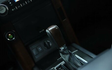 Toyota Land Cruiser Prado 150 рестайлинг 2, 2013 год, 3 390 000 рублей, 12 фотография