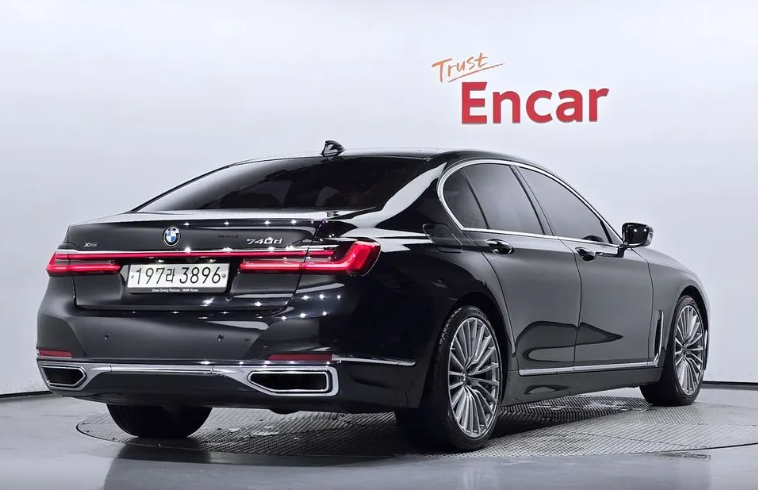 BMW 7 серия G11-G12 рестайлинг, 2021 год, 6 600 000 рублей, 2 фотография