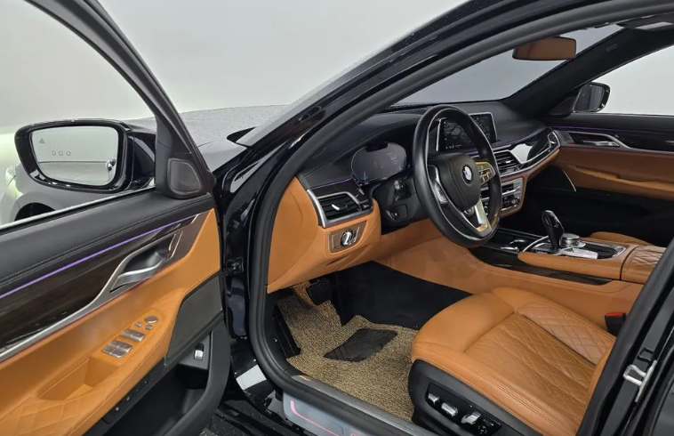 BMW 7 серия G11-G12 рестайлинг, 2021 год, 6 600 000 рублей, 7 фотография