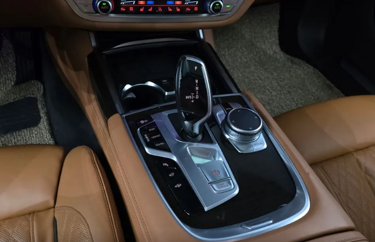 BMW 7 серия G11-G12 рестайлинг, 2021 год, 6 600 000 рублей, 6 фотография