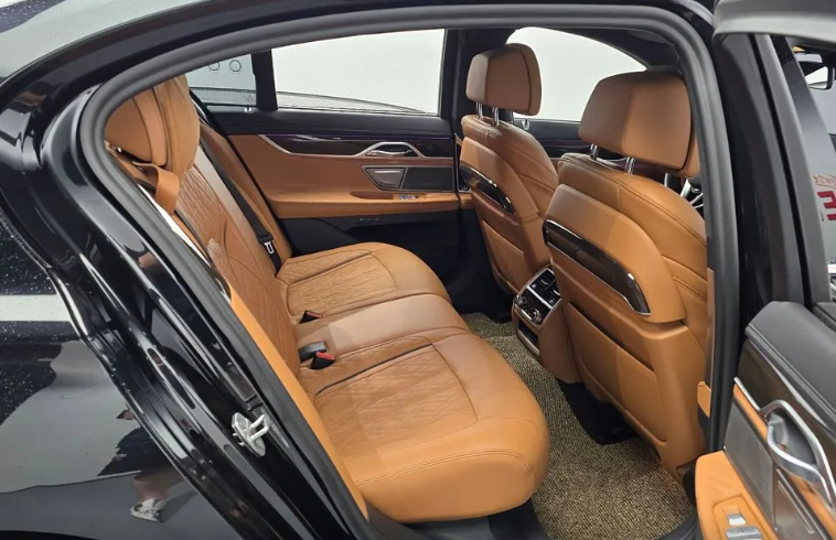 BMW 7 серия G11-G12 рестайлинг, 2021 год, 6 600 000 рублей, 9 фотография