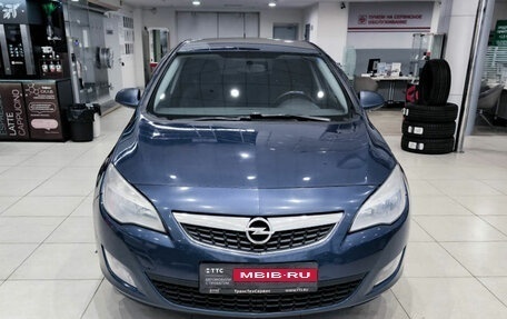 Opel Astra J, 2013 год, 699 000 рублей, 2 фотография