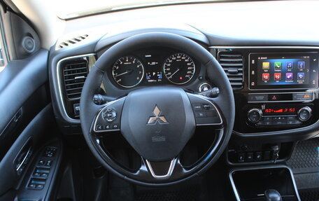 Mitsubishi Outlander III рестайлинг 3, 2018 год, 1 845 000 рублей, 8 фотография
