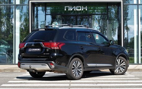Mitsubishi Outlander III рестайлинг 3, 2018 год, 1 845 000 рублей, 4 фотография