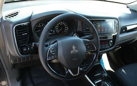 Mitsubishi Outlander III рестайлинг 3, 2018 год, 1 845 000 рублей, 7 фотография