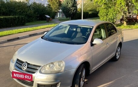 Volkswagen Jetta VI, 2007 год, 620 000 рублей, 2 фотография