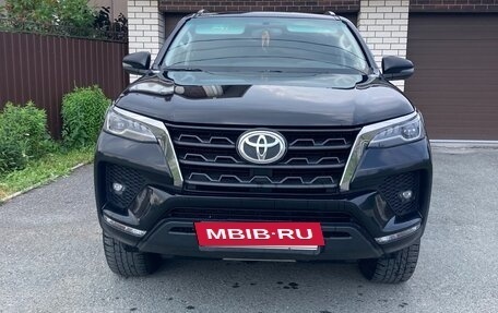 Toyota Fortuner II, 2021 год, 3 600 000 рублей, 2 фотография