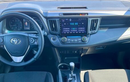 Toyota RAV4, 2019 год, 2 220 000 рублей, 16 фотография
