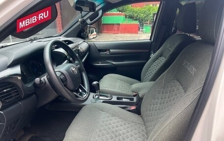 Toyota Hilux VIII, 2022 год, 7 000 000 рублей, 2 фотография