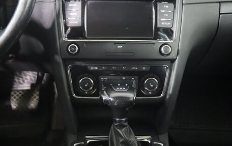 Skoda Superb III рестайлинг, 2011 год, 899 990 рублей, 10 фотография