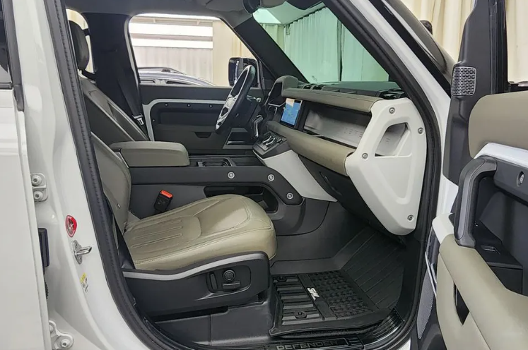 Land Rover Defender II, 2021 год, 6 135 000 рублей, 9 фотография