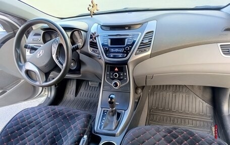 Hyundai Elantra V, 2015 год, 950 000 рублей, 1 фотография