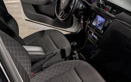Skoda Rapid I, 2018 год, 1 250 000 рублей, 6 фотография
