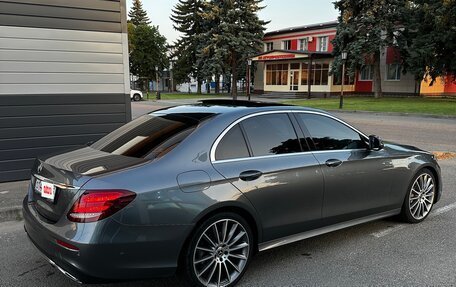 Mercedes-Benz E-Класс, 2019 год, 3 100 000 рублей, 4 фотография