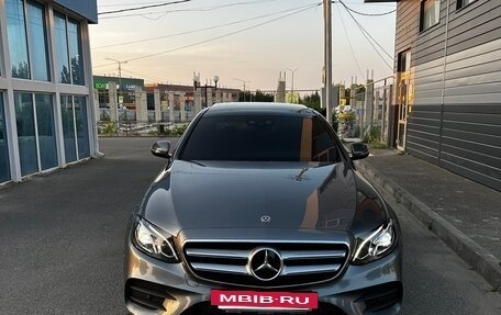 Mercedes-Benz E-Класс, 2019 год, 3 100 000 рублей, 2 фотография