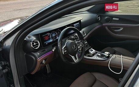 Mercedes-Benz E-Класс, 2019 год, 3 100 000 рублей, 8 фотография