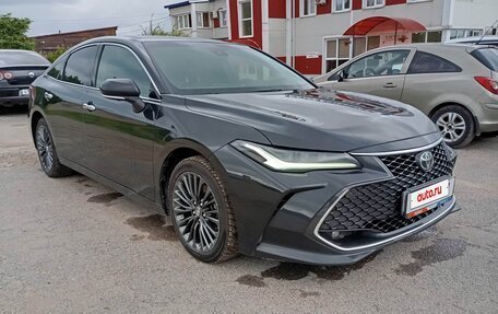 Toyota Avalon, 2023 год, 3 690 000 рублей, 2 фотография