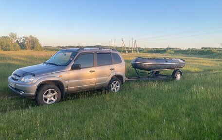 Chevrolet Niva I рестайлинг, 2010 год, 500 000 рублей, 6 фотография