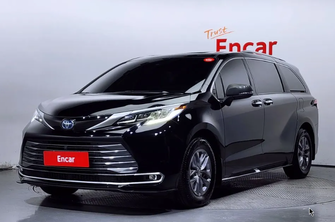 Toyota Sienna III, 2021 год, 4 980 000 рублей, 1 фотография