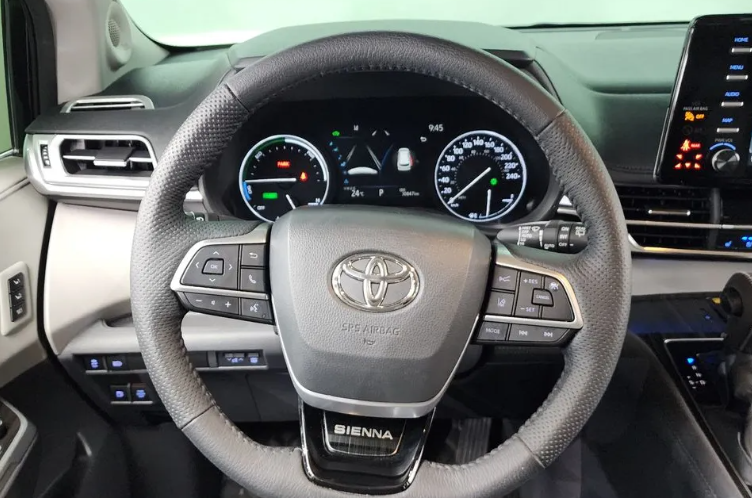Toyota Sienna III, 2021 год, 4 980 000 рублей, 11 фотография