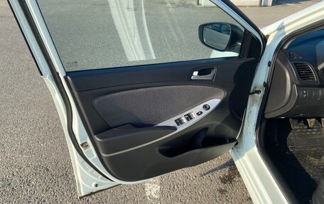 Hyundai Solaris II рестайлинг, 2012 год, 600 000 рублей, 18 фотография